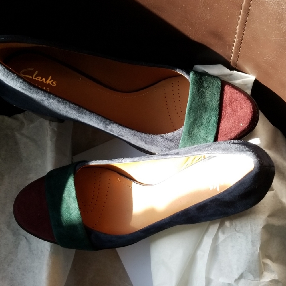 Multi colored pumps